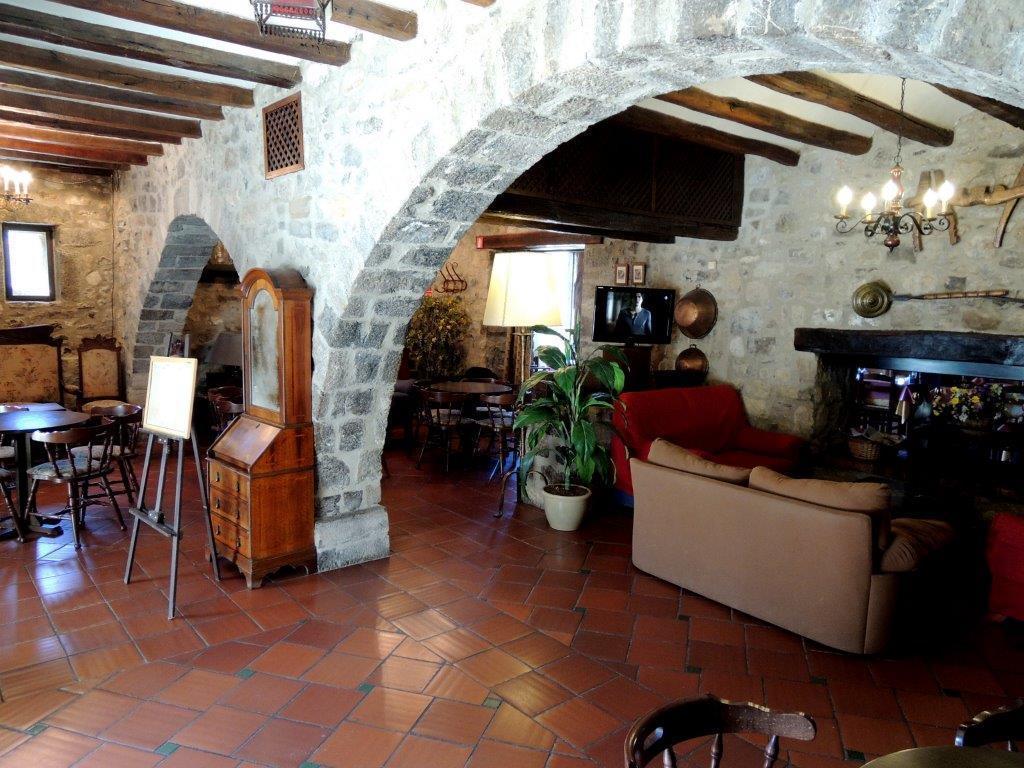 Hostal De La Rovira Oix Eksteriør billede