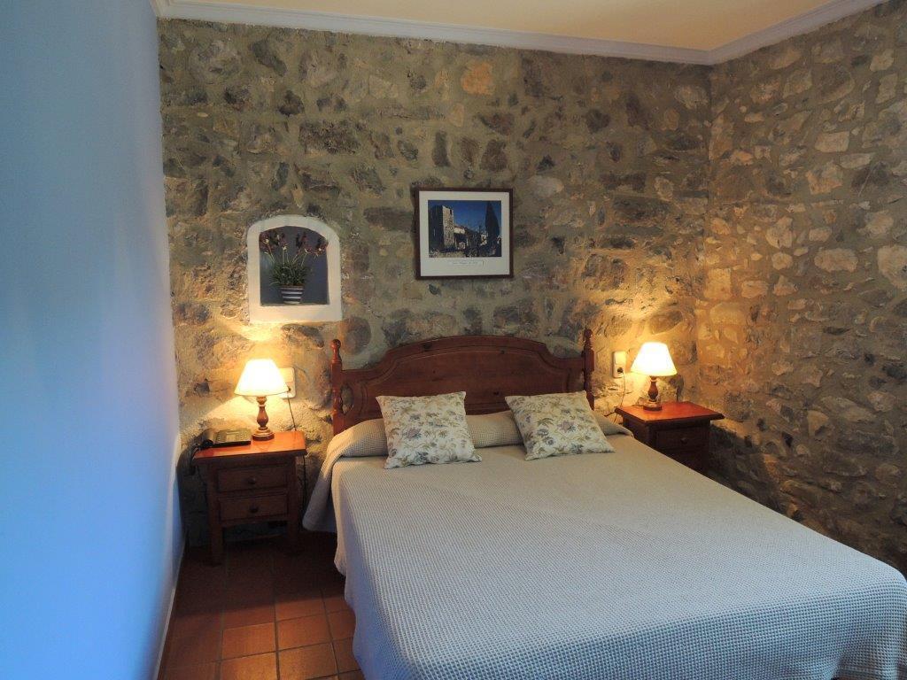 Hostal De La Rovira Oix Eksteriør billede