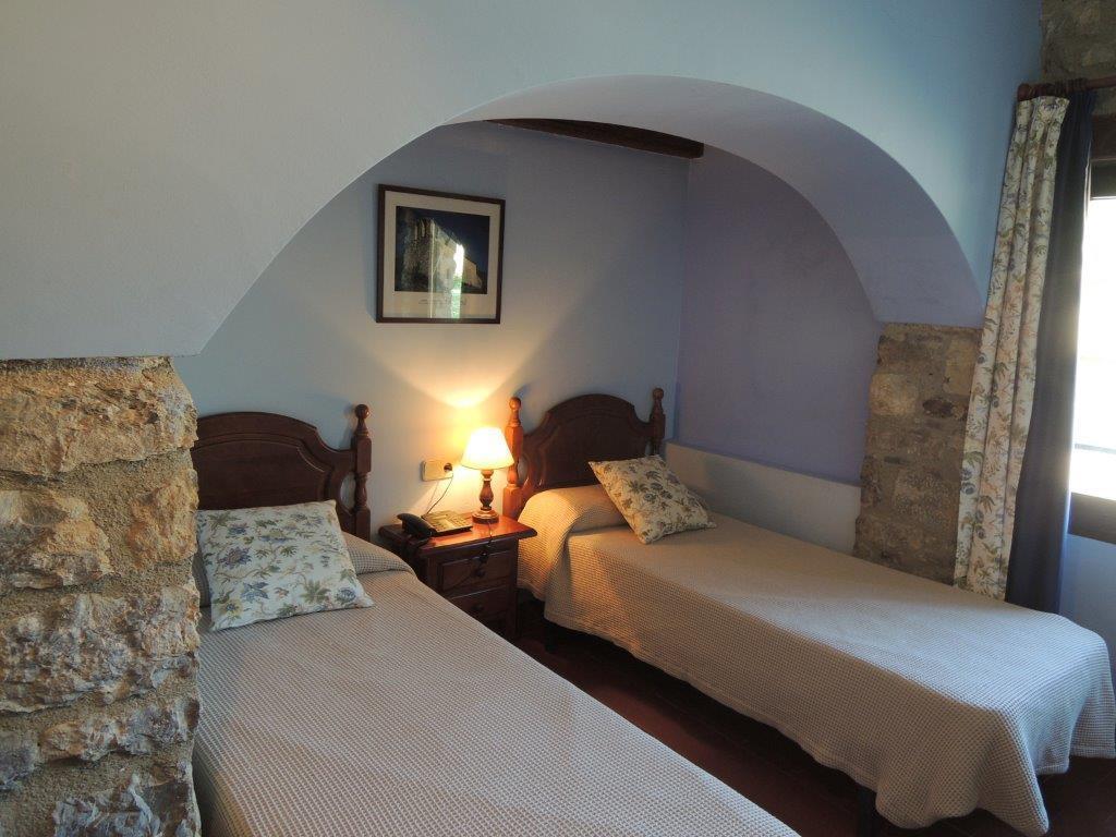 Hostal De La Rovira Oix Eksteriør billede