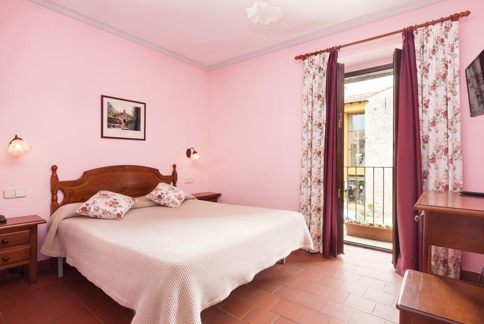 Hostal De La Rovira Oix Eksteriør billede