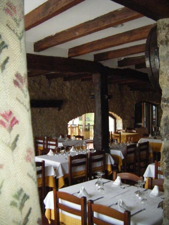 Hostal De La Rovira Oix Eksteriør billede