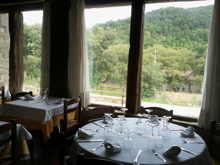 Hostal De La Rovira Oix Eksteriør billede
