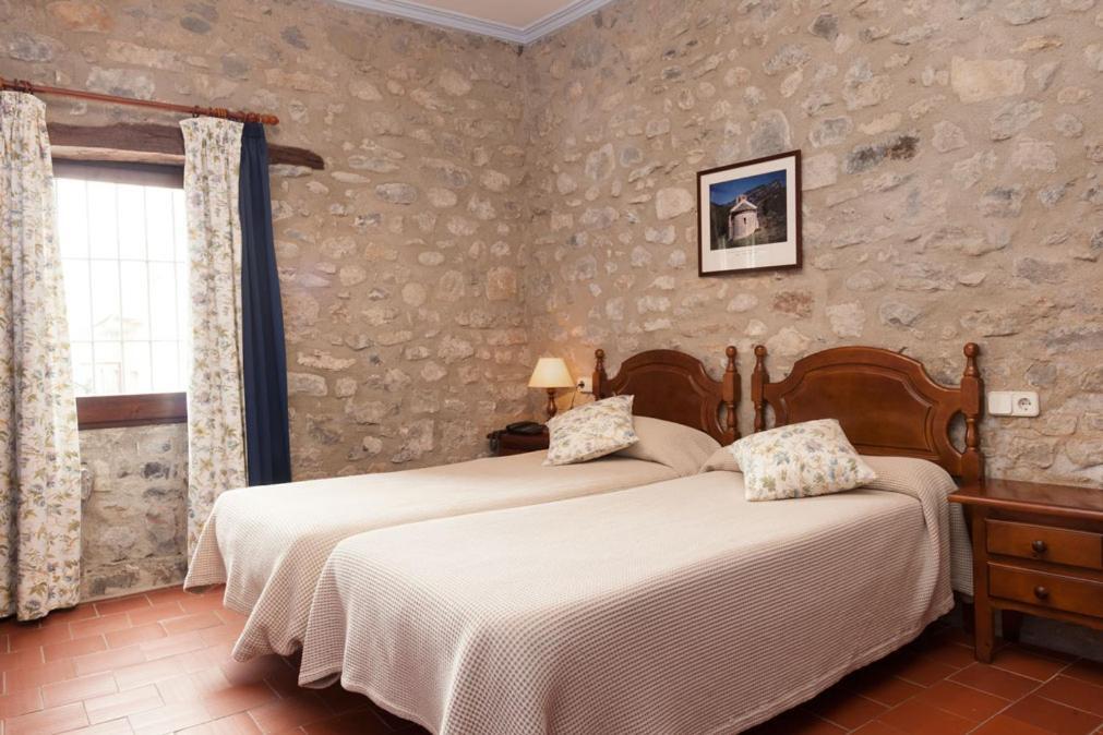 Hostal De La Rovira Oix Eksteriør billede